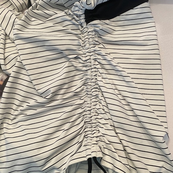 Calia Caviar/Pure White Long Sleeved Rashguard Top - Picture 10 of 14